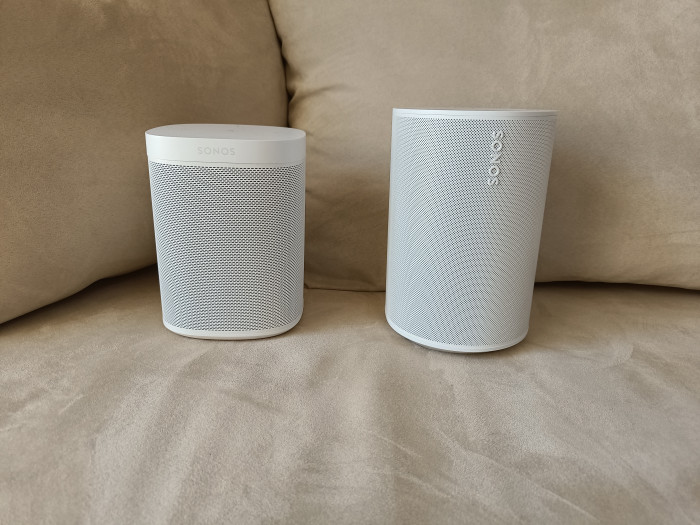 Links Sonos One, rechts Era 100 (Bild: Ingo Pakalski/Golem.de)