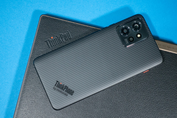 Das Thinkphone kostet 1.000 Euro. (Bild: Tobias K&ouml;ltzsch/Golem.de)