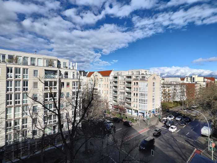 Eine mit der Superweitwinkelkamera gemachte Aufnahme (Bild: Tobias K&ouml;ltzsch/Golem.de)