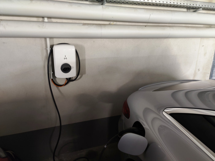 Die Wallbox ermöglicht eine Ladeleistung von bis zu 11 kW und ein Lastmanagement. (Foto: Friedhelm Greis/Golem.de)