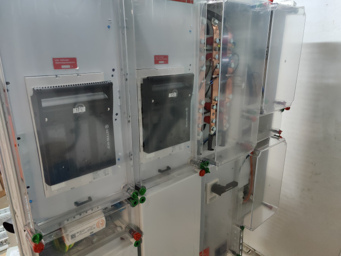 Im Hausanschlussraum musste ein eigener Abgang für die Infrastruktur inklusive Zähler eingebaut werden. (Foto: Friedhelm Greis/Golem.de)