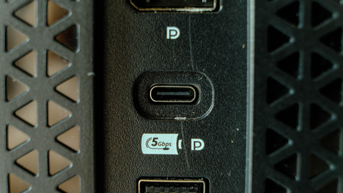 USB-C mit 30-Watt-PD und DP Alternate Mode (Bild: Oliver Nickel/Golem.de)