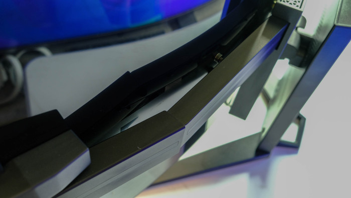 Die Teleskoparme werden dann ausgezogen. (Bild: Oliver Nickel/Golem.de)