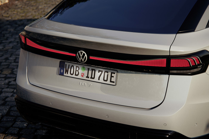 Hinter der Heckklappe verbirgt sich ein Kofferraum mit 528 Liter Stauraum. (Foto: VW) 