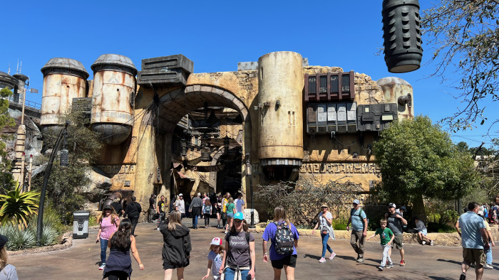 Galaxy&#039;s Edge ist aufwendig und mit viel Liebe zum Detail gebaut. (Bild: Steinlechner/Golem.de)