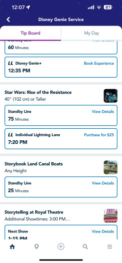 In der App können wir teils die Warteschlagen überspringen - das kostete aber nicht wenig. (Bild: Disney/Screenshot: Golem.de)