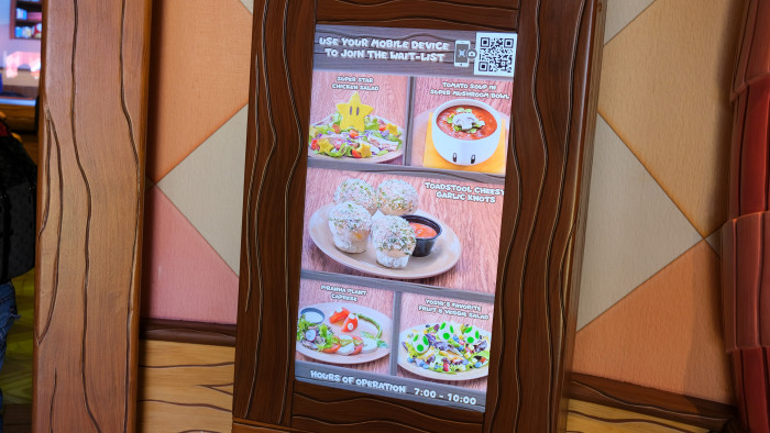 Im Toadstool Café gäbe es leckere Dinge - leider ist es vorab den ganzen Tag ausgebucht. (Bild: Steinlechner/Golem.de)