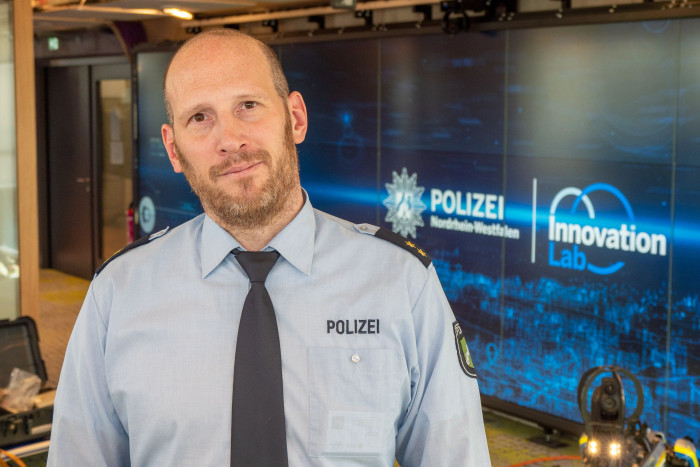 Dominic Reese leitet das Lab. (Bild: Martin Wolf/Golem.de)