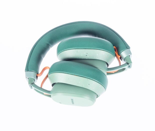 Der Fairbuds XL lässt sich zusammenklappen. (Bild: Nina Völkel/Golem.de)