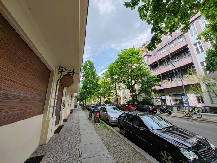 Die Superweitwinkelkamera hat 50 Megapixel. (Bild: Tobias Költzsch/Golem.de)