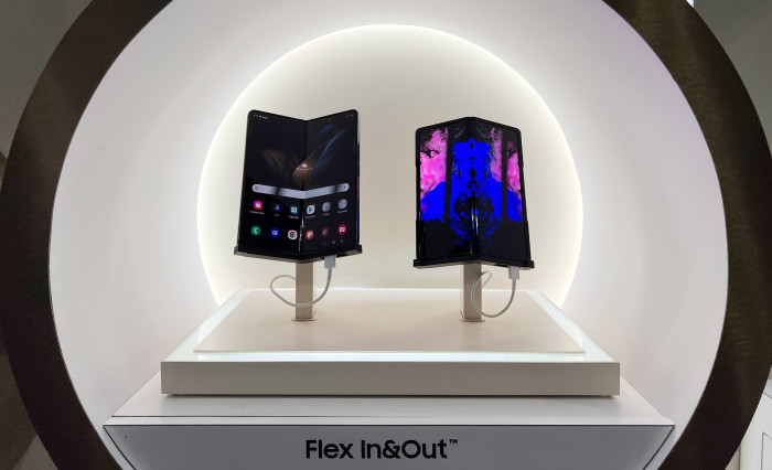 Das um 360 Grad faltbare Display Flex In & Out (Bild: Samsung Display)