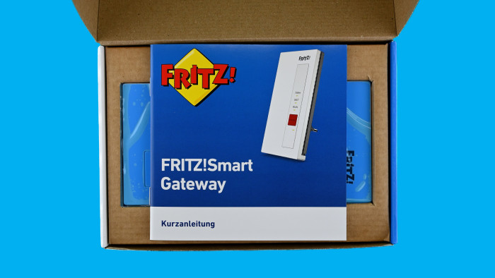 Auf 16 Seiten wird Installation und Betrieb des AVM Fritz Smart Gateway kurz und gut erklärt. (Bild: Harald Karcher)