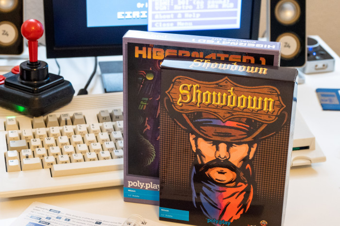 Erste Softwaretitel sind mit Karton, Disketten und Beilagen erhältlich. (Bild: Martin Wolf/Golem.de)