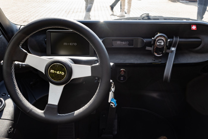 Das Interieur ist sehr reduziert. (Bild: Werner Pluta/Golem.de)