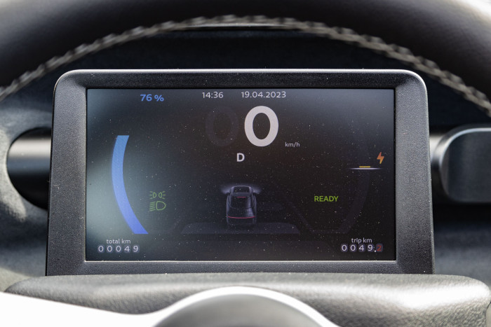 Das Display bietet wenig Informationen. (Bild: Werner Pluta/Golem.de)