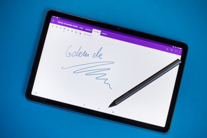 Der Eingabestift funktioniert mit akzeptabler Latenz. (Bild: Tobias Költzsch/Golem.de)