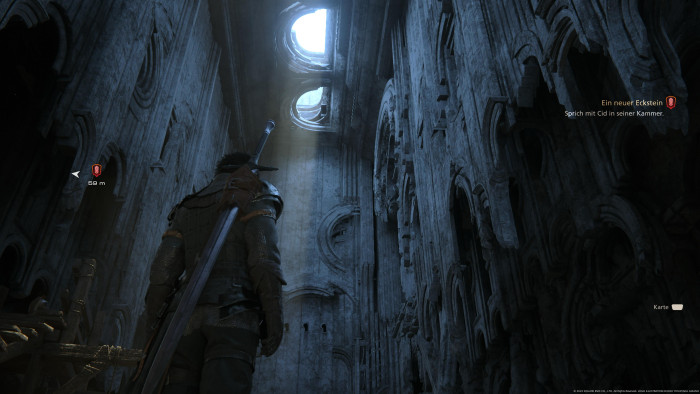 In einem alten Gebäude finden wir Unterschlupf. (Bild: Square Enix/Screenshot: Golem.de)