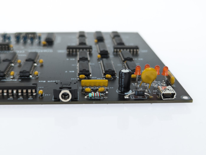 Der Computer hat auch einen Soundausgang. (Bild: Tobias Költzsch/Golem.de)