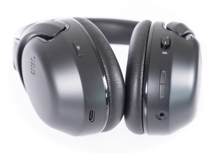 Neben einer USB-C-Buchse hat der Tour One M2 eine 2,5-mm-Klinkenbuchse. (Bild:Nina Völkel/Golem.de)