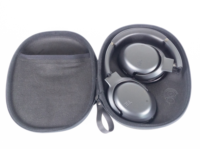 So liegt der Tour One M2 in der Transporttasche. (Bild:Nina Völkel/Golem.de)