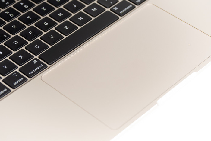 Das Trackpad ist riesig. (Bild: Martin Wolf/Golem.de)