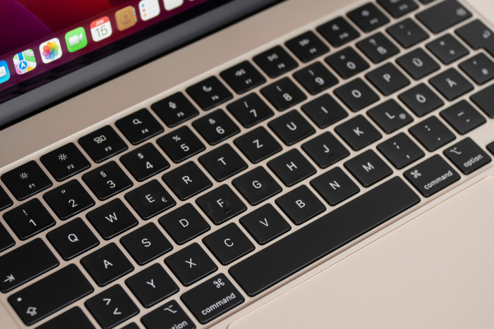 Die Tastatur wurde direkt vom kleineren Modell übernommen. (Bild: Martin Wolf/Golem.de)