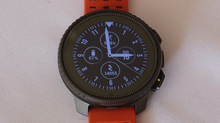 Eines von mehreren, eher schlichten Zifferblättern. (Bild: Steinlechner/Golem.de)