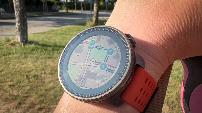 Die Navigation mit Offlinekarten klappt hervorragend. (Bild: Steinlechner/Golem.de)