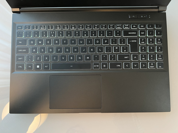 Der XMG Apex 15 (Bild: Martin Böckmann/Golem.de)