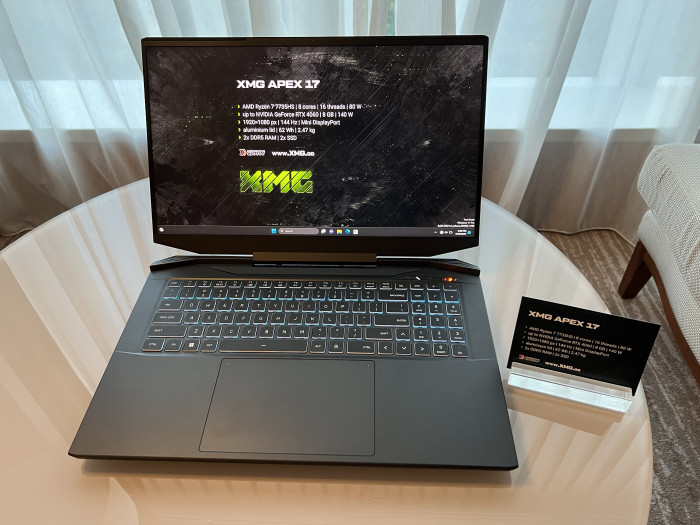 Der XMG Apex 17 (Bild: Martin Böckmann/Golem.de)