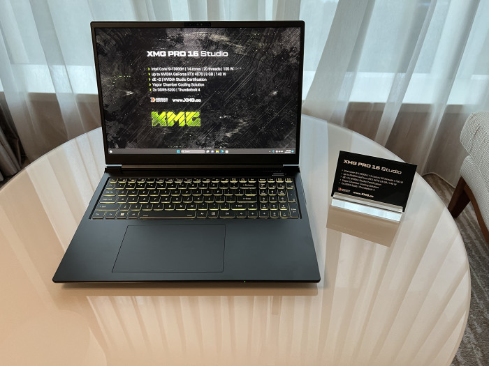 Der XMG Pro 16 Studio (Bild: Martin Böckmann/Golem.de)