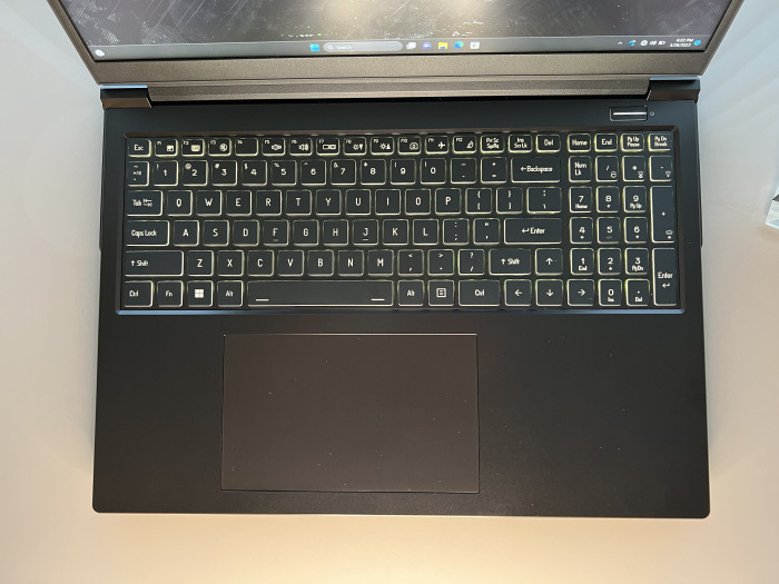 Der XMG Pro 16 Studio (Bild: Martin Böckmann/Golem.de)