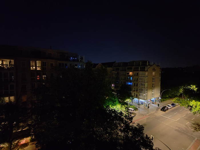 Auch das Superweitwinkelobjektiv l&auml;sst sich mit dem Nachtmodus verwenden. (Bild: Tobias K&ouml;ltzsch/Golem.de)