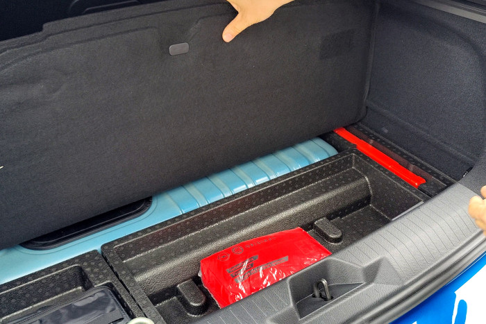 Das sind fast 100 Liter weniger als bei den Verbrennerversionen. (Foto: Martin Wolf/Golem.de)