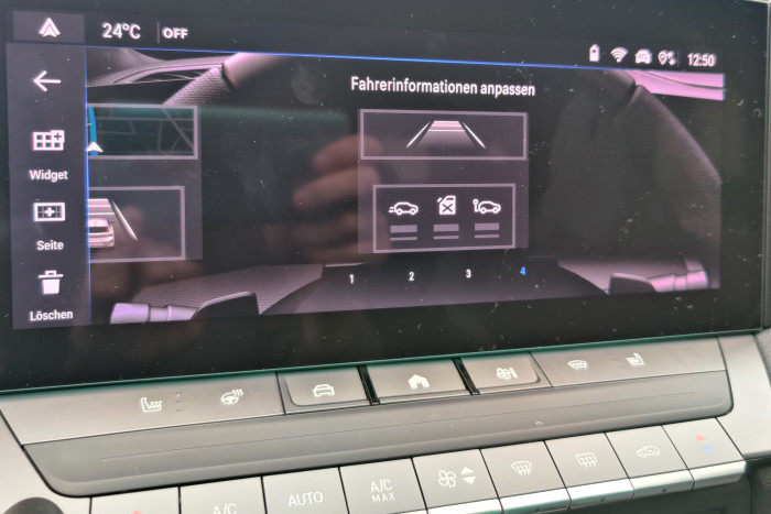 Die Darstellung im Fahrerdisplay ist personalisierbar. (Foto: Friedhelm Greis/Golem.de) 