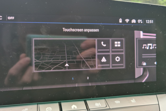 Die Anzeige des Zentralbildschirms lässt sich ebenfalls individuell einstellen. (Foto: Friedhelm Greis/Golem.de) 