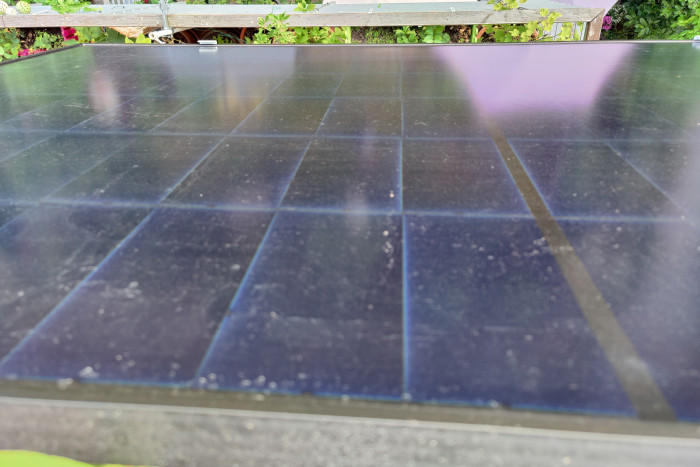 Die senkrechten Panels verschmutzen hingegen nicht so schnell. (Foto: Friedhelm Greis/Golem.de)