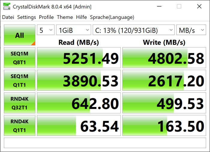 SSD-Test mit Crystaldiskmark (Bild: Oliver Nickel/Golem.de)