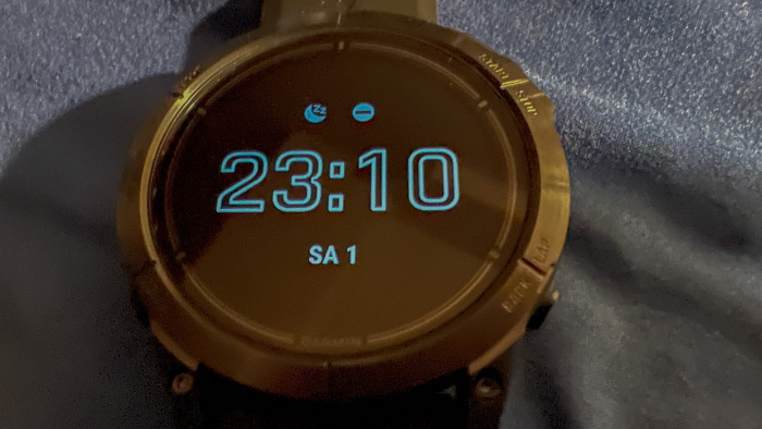 Nachts zeigt die Epix ein einfaches Zifferblatt nach Touch an - das kann man aber ganz deaktivieren. (Foto: Steinlechner/Golem.de)