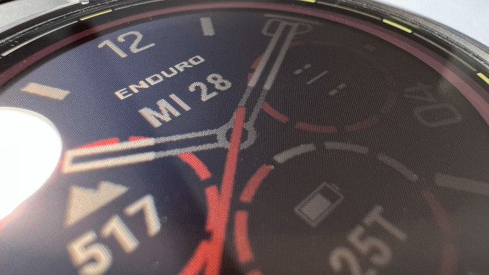 Die Enduro 2 (identisch Fenix 7X) ist nicht ganz so kontrastreich, das Weiß etwas cremiger. (Foto: Steinlechner/Golem.de)