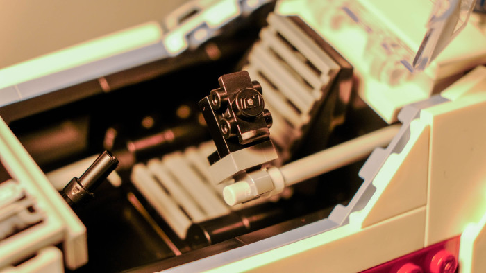 Lego X-Wing Starfighter 75355 (Bild: Oliver Nickel/Golem.de)