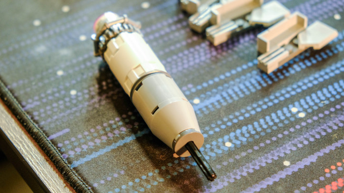 Aufbau des Lego Star Wars X-Wing Starfighter 75355 (Bild: Oliver Nickel/Golem.de)