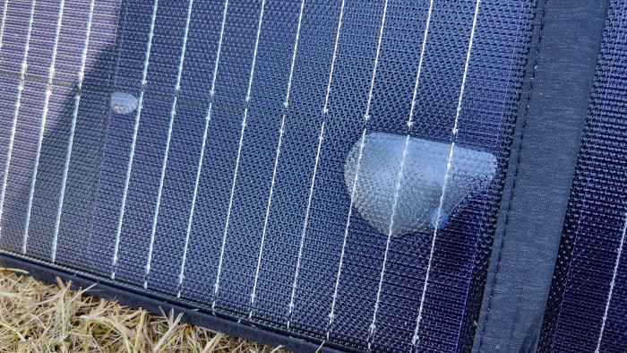 Leider bildeten sich Blasen auf unseren Paneelen. (Bild: Martin Wolf/Golem.de)