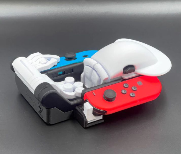 In den Squid-Con werden Nintendos Joy-Cons eingeschoben. (Bild: Akaki Kuumeri)