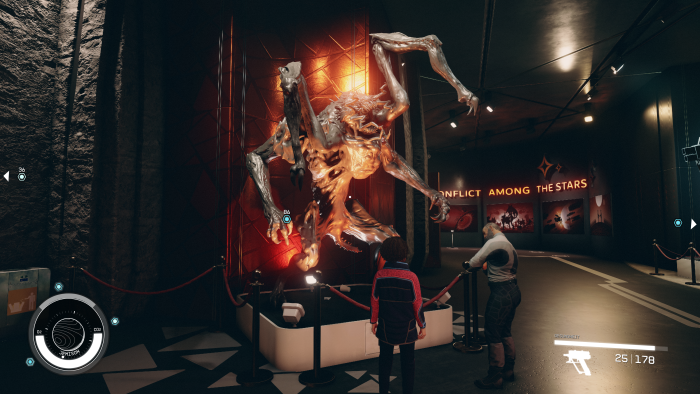 Im Museum können wir ein Alien im Detail anschauen. (Bild: Bethesda/Screenshot: Golem.de)