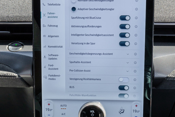 Das System muss zunächst im Fahrzeugmenü aktiviert werden. (Foto: Ford)