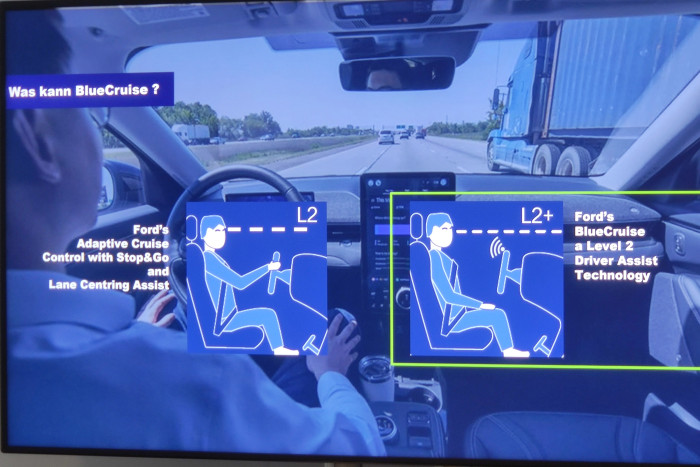 Bei einem System wie Bluecruise spricht man von Level 2+, weil Level 3 noch nicht erreicht wird. (Foto: Friedhelm Greis/Golem.de)