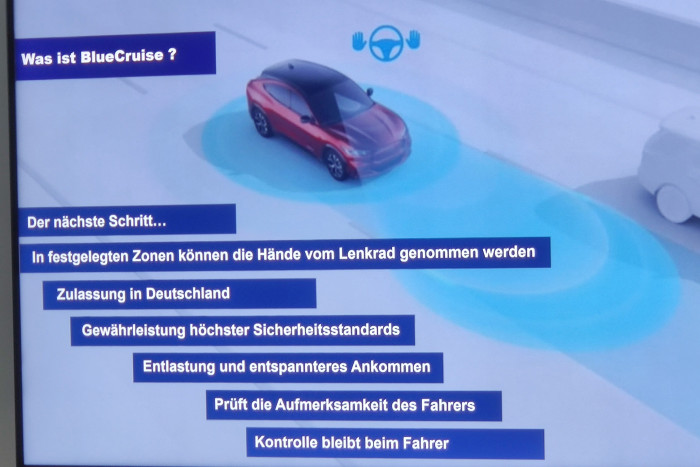 Bluecruise soll entspanntere Autobahnfahrten ermöglichen. (Foto: Friedhelm Greis/Golem.de)