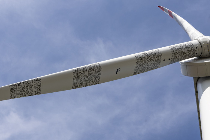 Die Punkte dienen zur optischen Vermessung. (Bild: Werner Pluta/Golem.de)