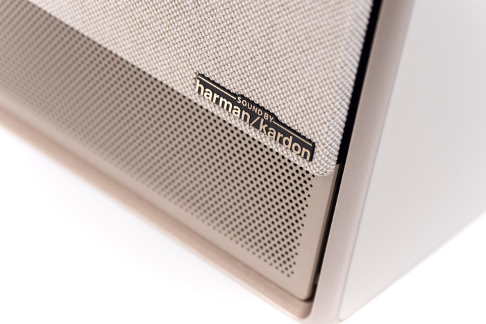 Die Lautsprecher liefern 12 Watt. (Bild: Martin Wolf/Golem.de)